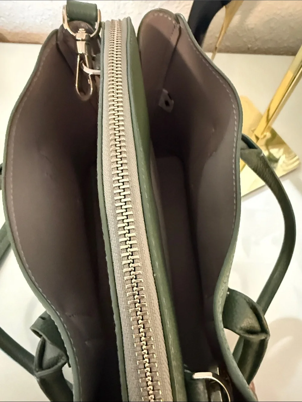 Kate Spade Margaux Medium Leather Satchel Bag/ crossbody.